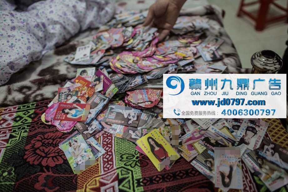 从简单到奇葩,丝袜广告是怎样越做越坏的?