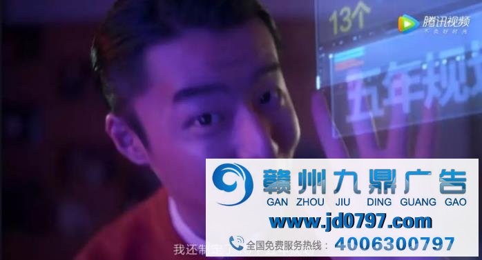 同时借助明星kol的话题热度为品牌年货节铺垫