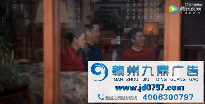 同时借助明星kol的话题热度为品牌年货节铺垫