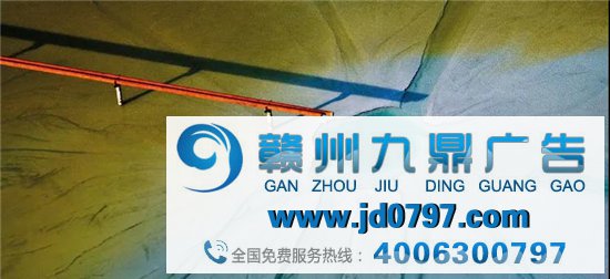 他专注偷拍20年，拍下了这组“好色”的绝美海报！